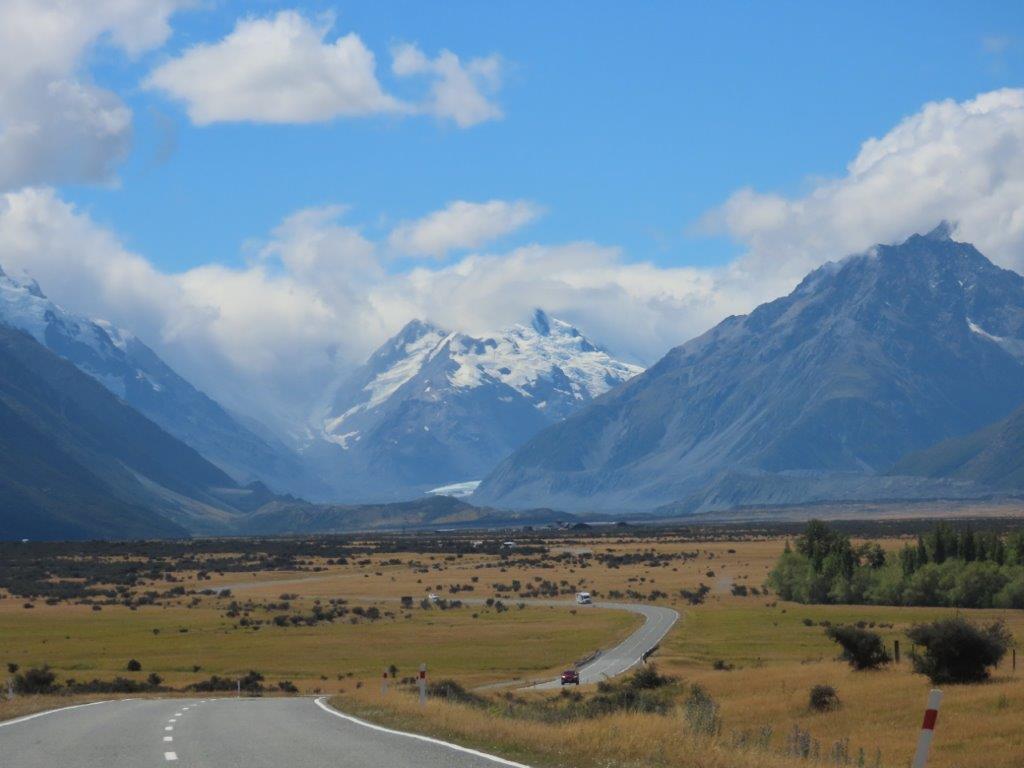 Roads that wind through stunning scenery make driving in New Zealand an amazing trip.