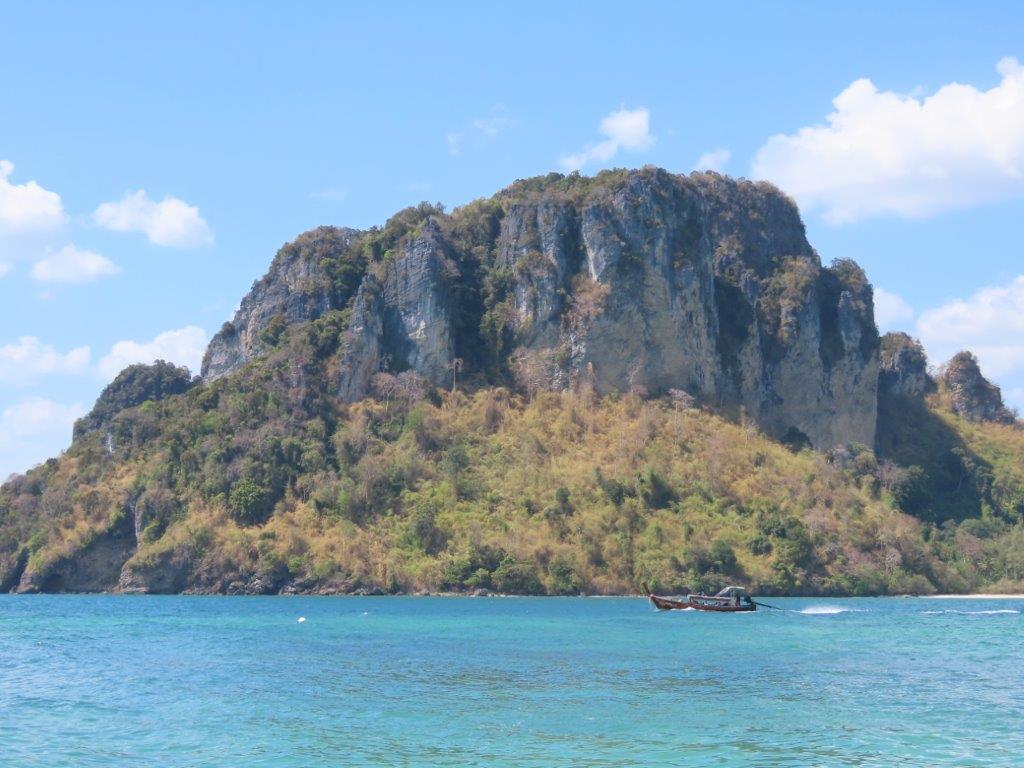 Thailand is famous for it's beautiful islands and temples. Thailand Facts: the country boasts 1430 islands, all waiting to be explored.